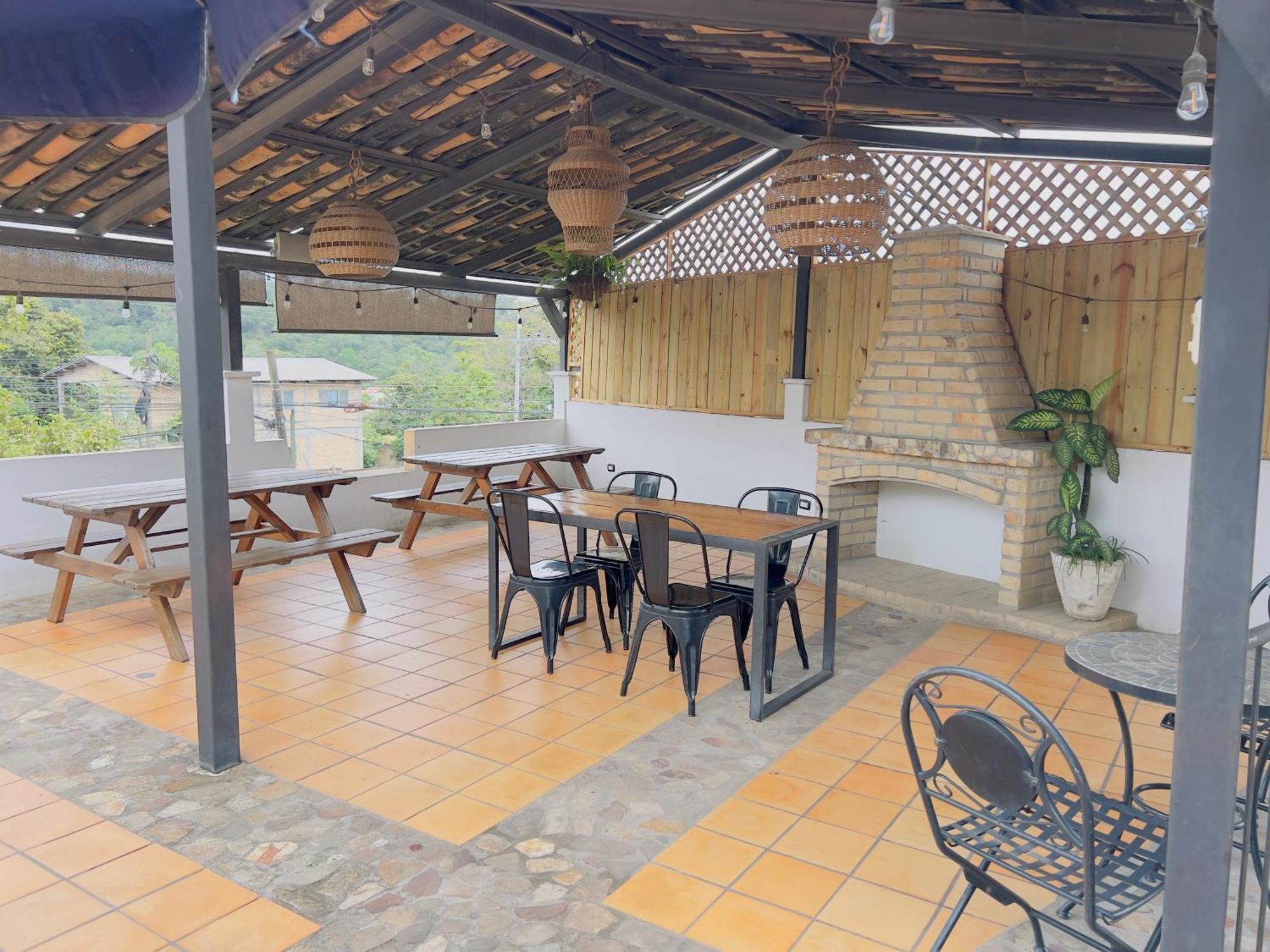 Jardin Cafe Hotel & Restaurant Gracias Luaran gambar